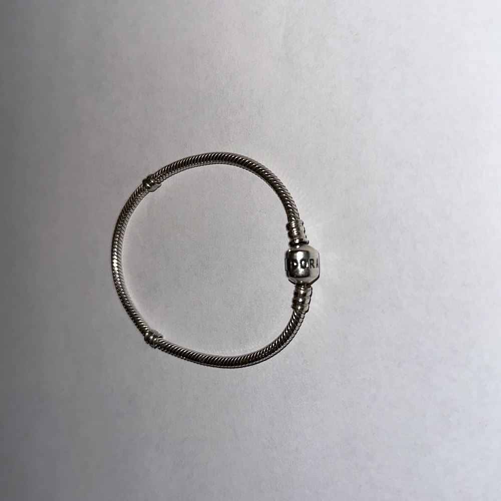Authentic PANDORA Moments Barrel Clasp Charm Bracelet
